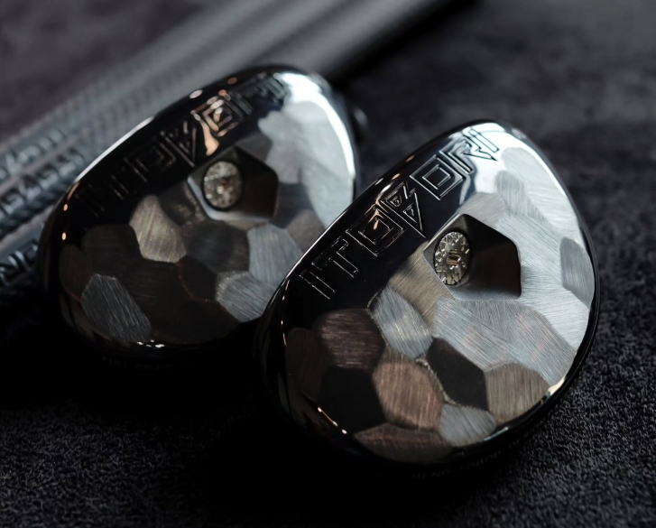 Screenshot_26-4-2025_15026_www.instagram.com Itobori 2025 New Hybrid (ONLY HEAD) - Image 4