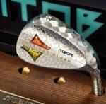 Straight Flush  Chrome - up diamond red spankle  down diamond black gold spankle